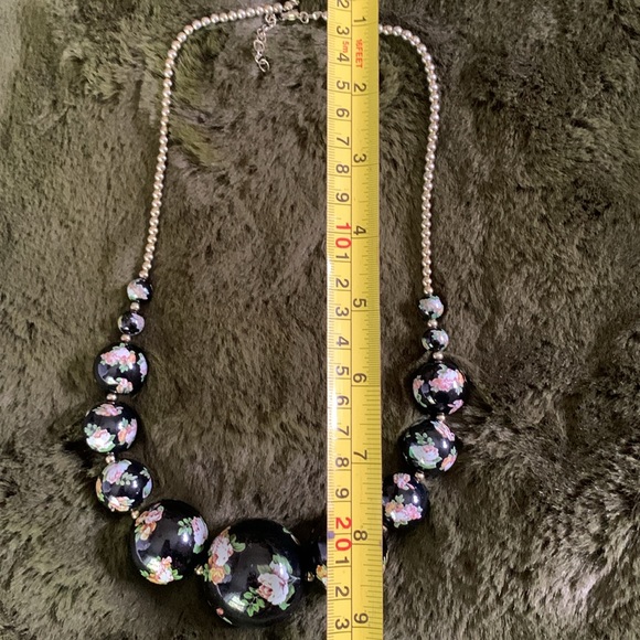 Chunky Rose Beed Necklace - Picture 6 of 6